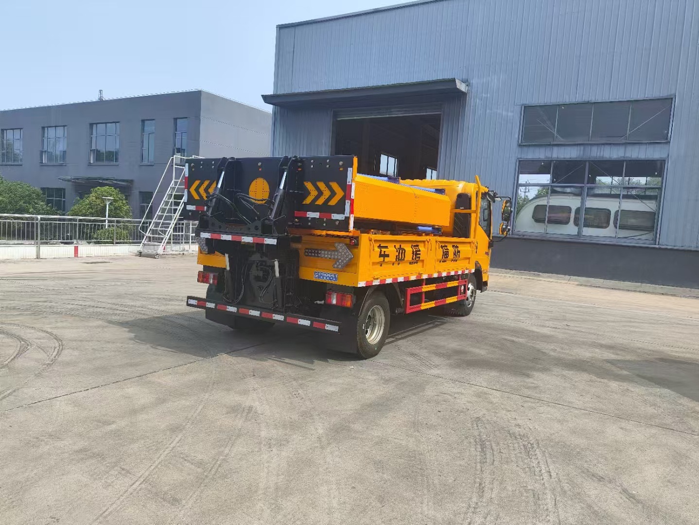 Road Construction Anti-Collision Buffer Vehicle Highway Anti-Collision Package Municipal Safety Anti-Collision Buffer Vehicle