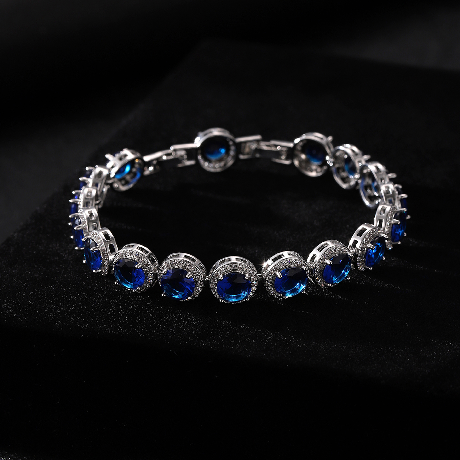 bracelet with zircon