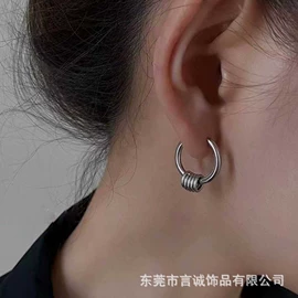 耳钉;项链;耳夹
