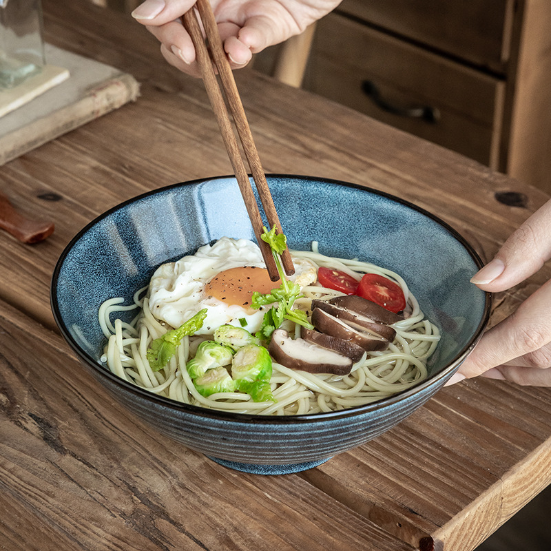 Tazón de fideos azules de Sydney de alto valor Tazón de ramen con sombrero de hilo de 8 pulgadas Tazón grande de cerámica retro Tazón de sopa Exportación transfronteriza