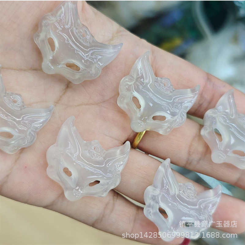 天然玉髓冰种九尾狐狸吊坠桃花酿翡翠色玉石狐狸面罩国风配饰面具|undefined