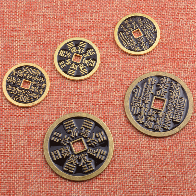 アクセサリーの山鬼銭山鬼はお金を使って骨董品を飾っています。|undefined