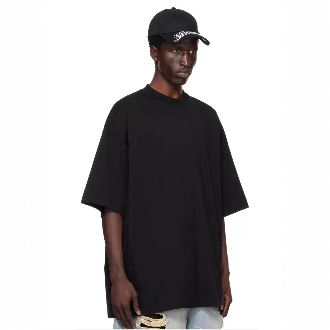 Bajia modelo de cuello pequeño de cuello alto europeo y americano camiseta de manga corta hombre hombro caído suelto pareja casual en la parte superior versátil