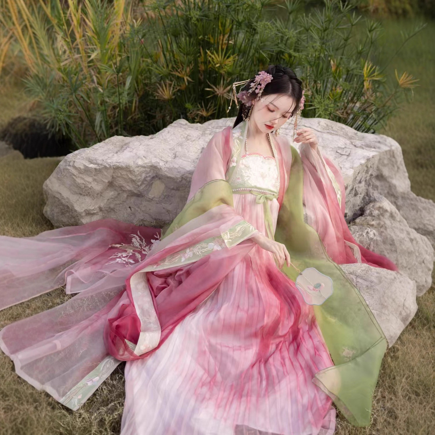 春日宴粉色晕染外绣花大袖诃子裙夏粉色桃花摄影古风仙女重工汉服