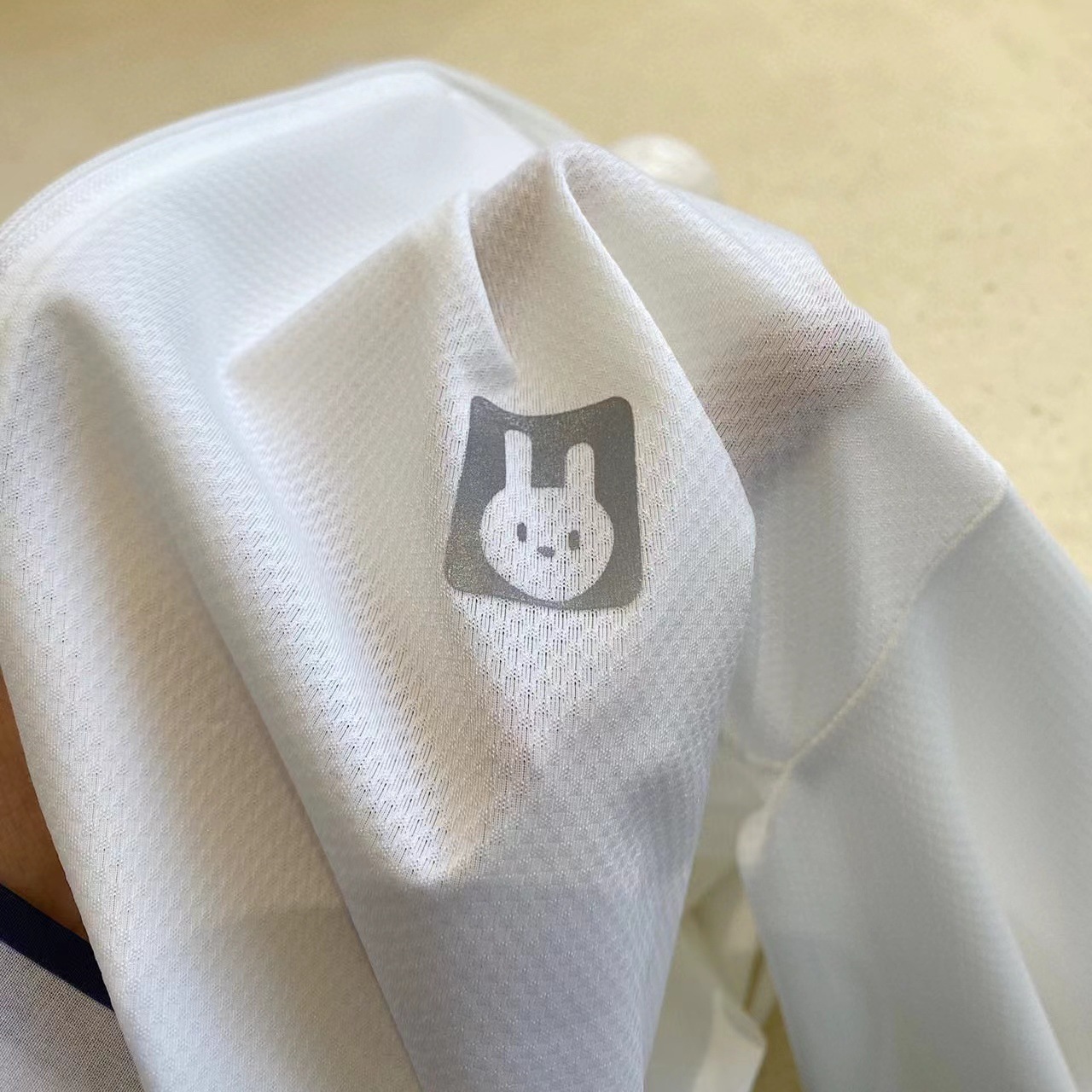 Verano japonés ropa de protección solar mujeres UPF50 + ala de seda de hielo de las mujeres blusa transpirable protección UV Riding BRIM ropa