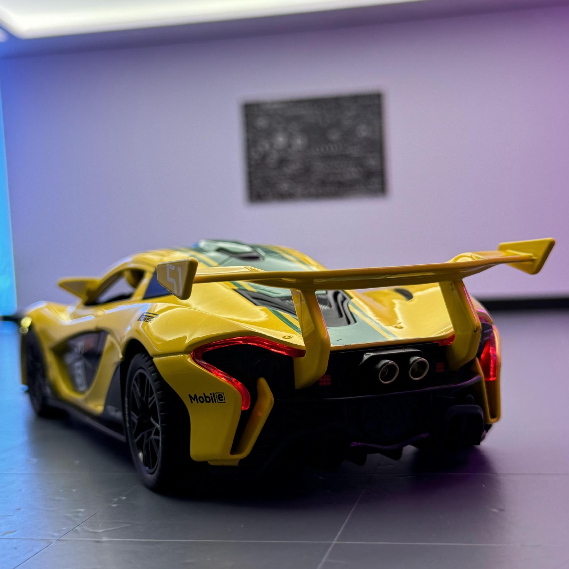 Modelo de coche de aleación Jiaye 1 a 22 McLaren P1GTR coche de carreras con sonido y luz de retroceso coche de juguete decoración de modelo de sonido