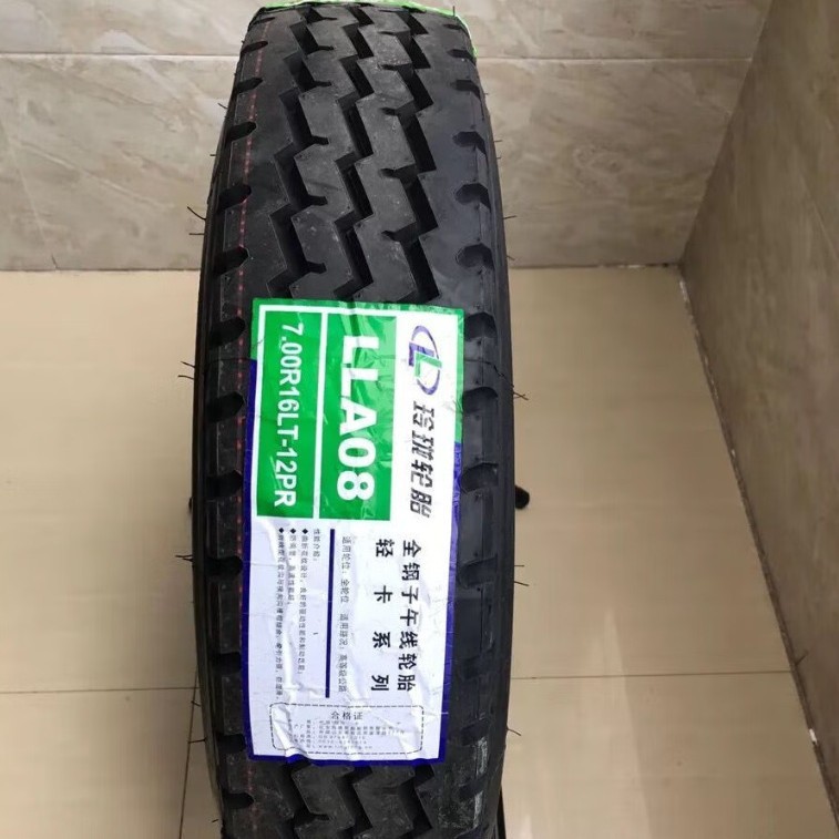 精巧なタイヤ295/80r22.5-16pr自動車トラック全輪位置真空タイヤlla08三線模様|undefined