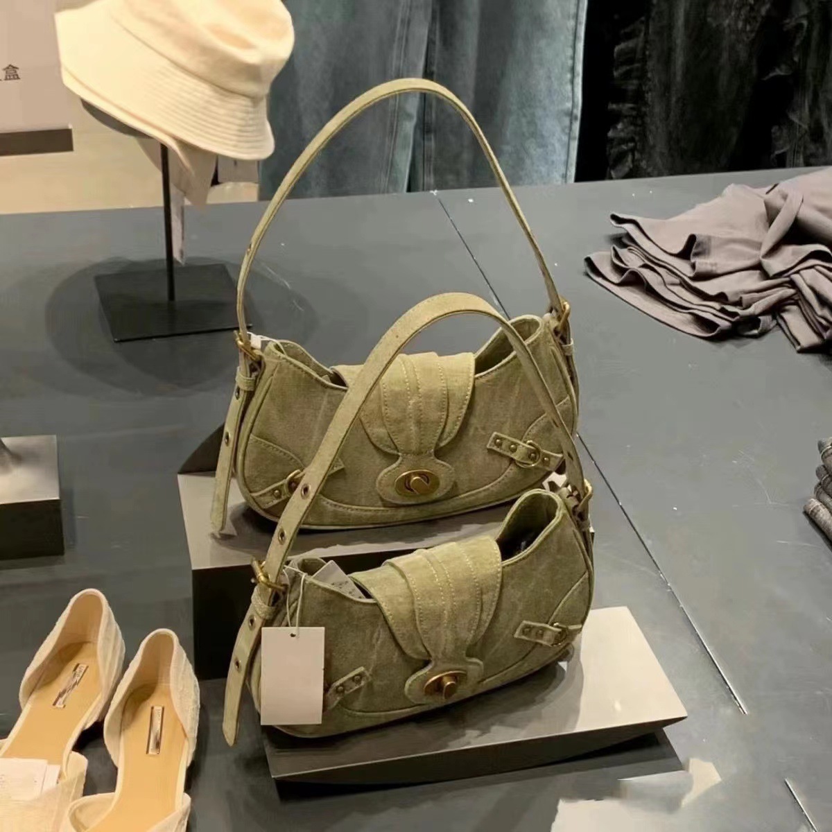Borsa sotto le ascelle con cuciture verde militare 2023 estate nuova borsa da ragazza calda all-match con personalità alla moda_voghion.com