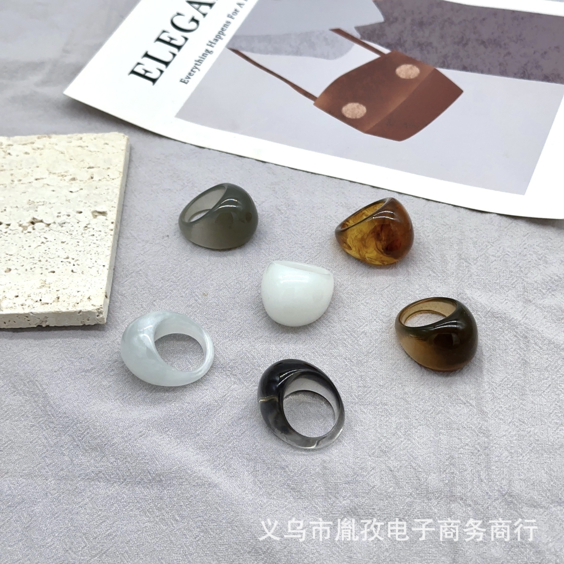 Tiktok popular anillo de resina diseño de nicho versátil anillo de pan al vapor de alto grado anillo brillante anillo de dedo índice