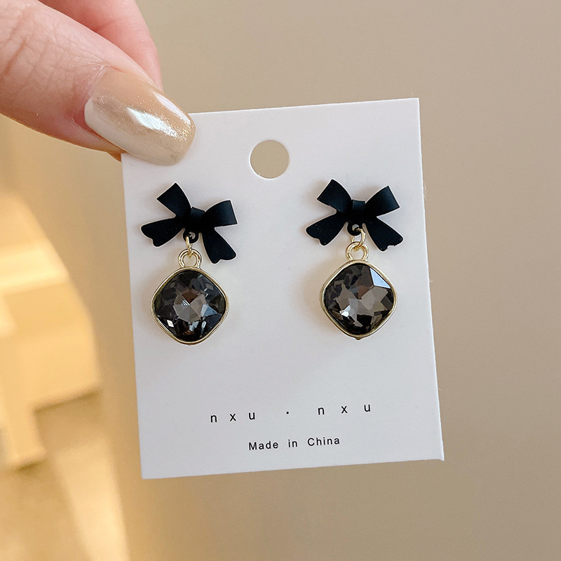 Pendientes de aleación moda coreana, estilo lujo ligero, ideales para puestos callejeros, mercado nocturno y ventas en vivo, al por mayor