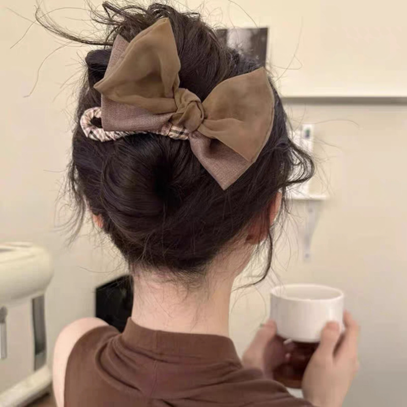 後頭部にツイストクリップが付いた新しいスタイルのワンラインヘアクリップ、軽い高級感と高級感のあるヘアクリップ、女性用のアヒルのくちばしクリップヘッドドレス|undefined