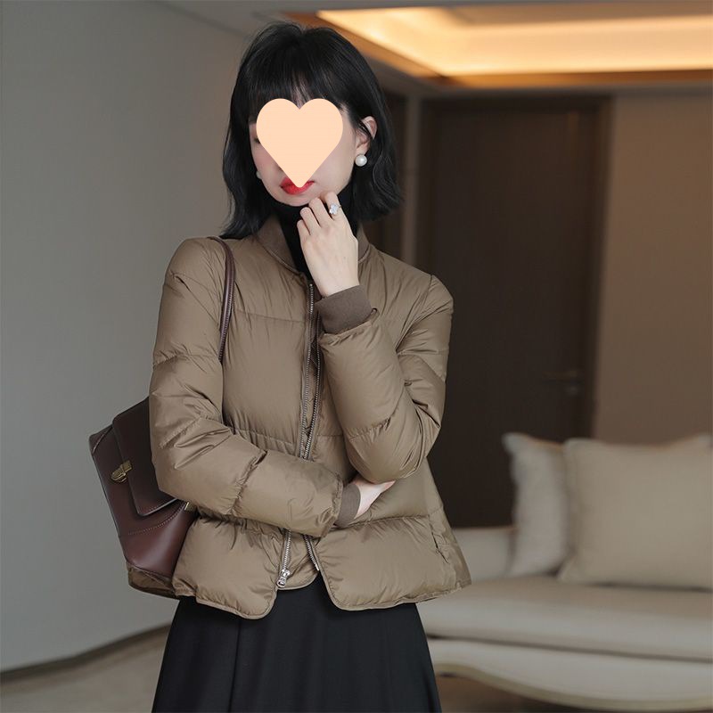 2024 년 가을과 겨울 새로운 일본 스타일 가벼운 럭셔리 간단한 짧은 코튼 패딩 코트 작은 코튼 패딩 코트 다운 코튼 패딩 재킷 여성용 탑