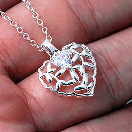 跨境热卖精致简约心形银饰项吊个性魅力女款项链吊坠批发女士