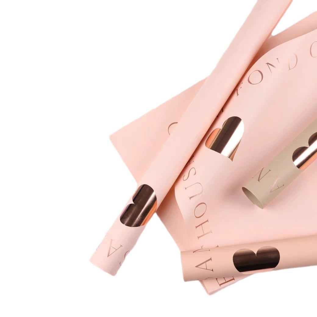 Li Zhiran Bronceado Noble Corazón verdadero Papel de embalaje de flores Impermeable Papel de embalaje de ramo de amor en inglés 15 hojas