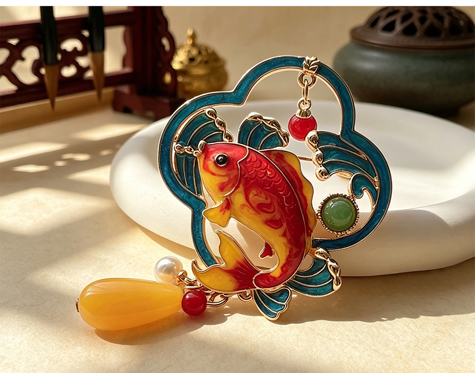 New Chinese-Style Imitation Enamel Koi Brooch, National Style Oil-Drip Imitation Jade Pin, Accessories for Qipao and Hanfu, Factory Wholesale