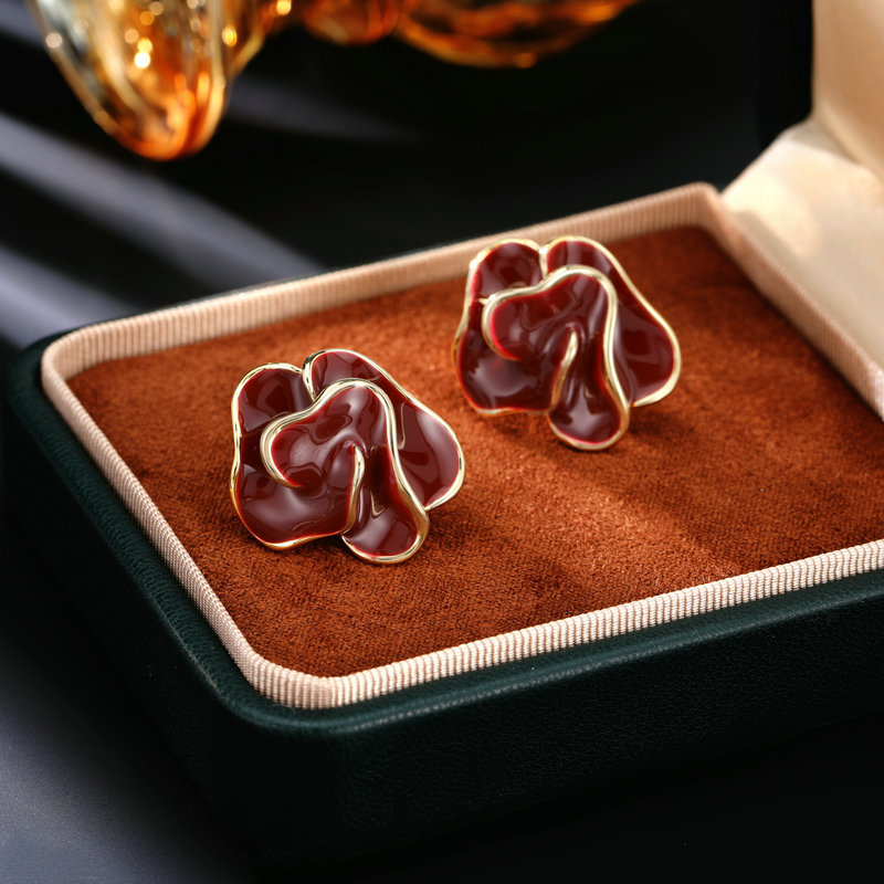 Orecchini a bottone in smalto rosso camelia Ankara di lusso francese, semplici e versatili, eleganti e alla moda, con fiori_voghion.com