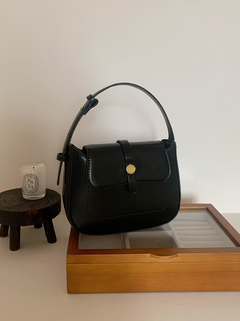 Sac à main élégant et polyvalent de petite taille pour femme de la niche sud-coréenne, sac à bandoulière diagonale tendance à une épaule_voghion.com