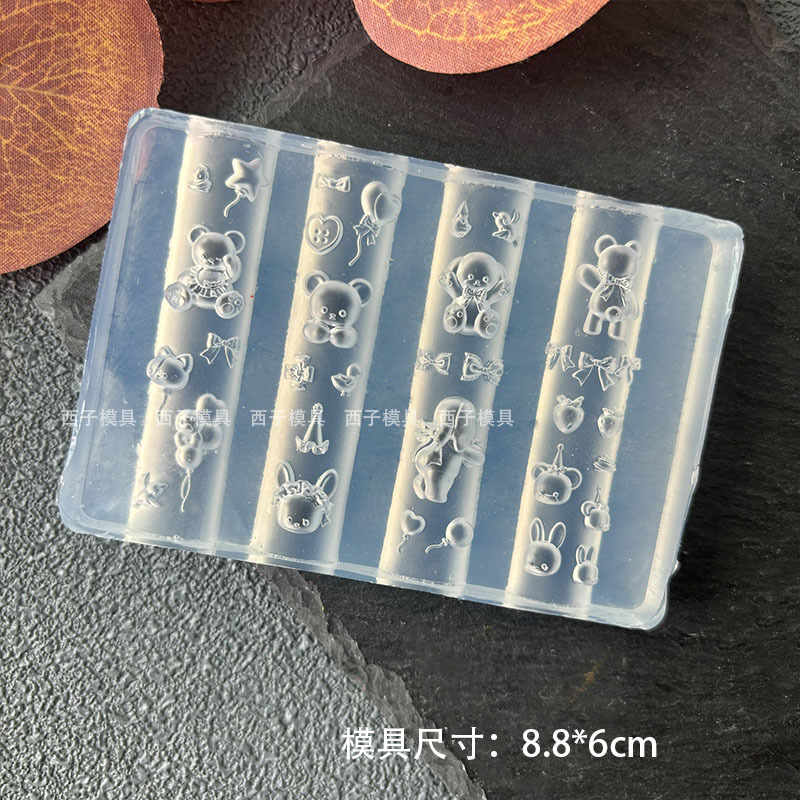 Venta caliente transfronteriza molde de manicura de alta transparencia animal de dibujos animados oso bowknot ramo DIY modelo de manicura en relieve tridimensional