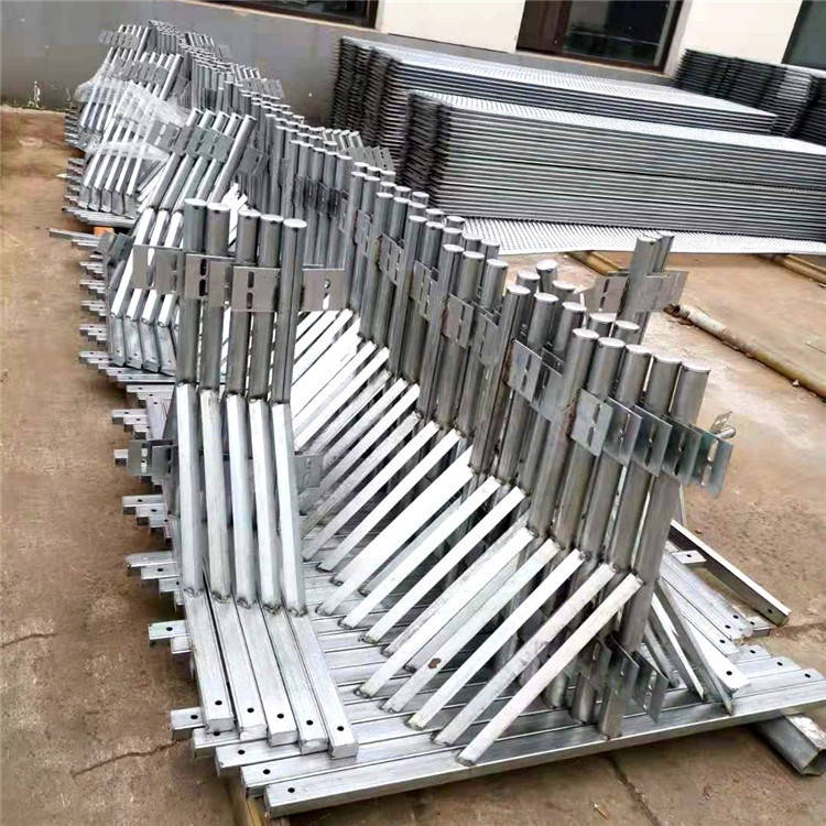 公路隔离栅 防眩网公路分离带菱形护栏高速护栏网 防眩网支架批发