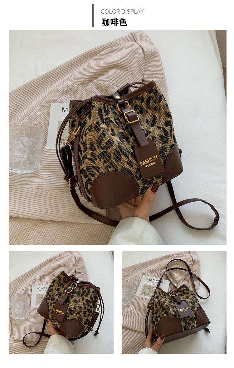 Fashion Small Bag Female New Fashion Autumn And Winter Retro One-shoulder Messenger Bag display picture 1