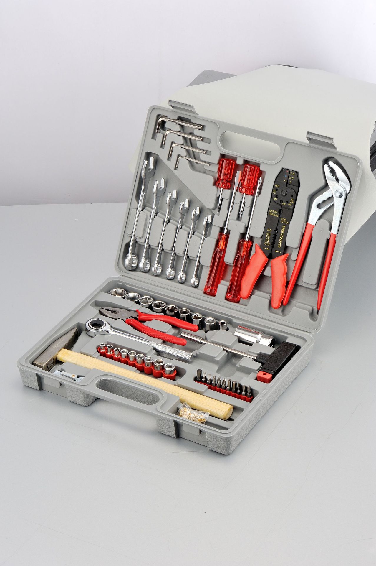 厂家直销100件套手动五金工具套装家用木工水电工修理礼品组合