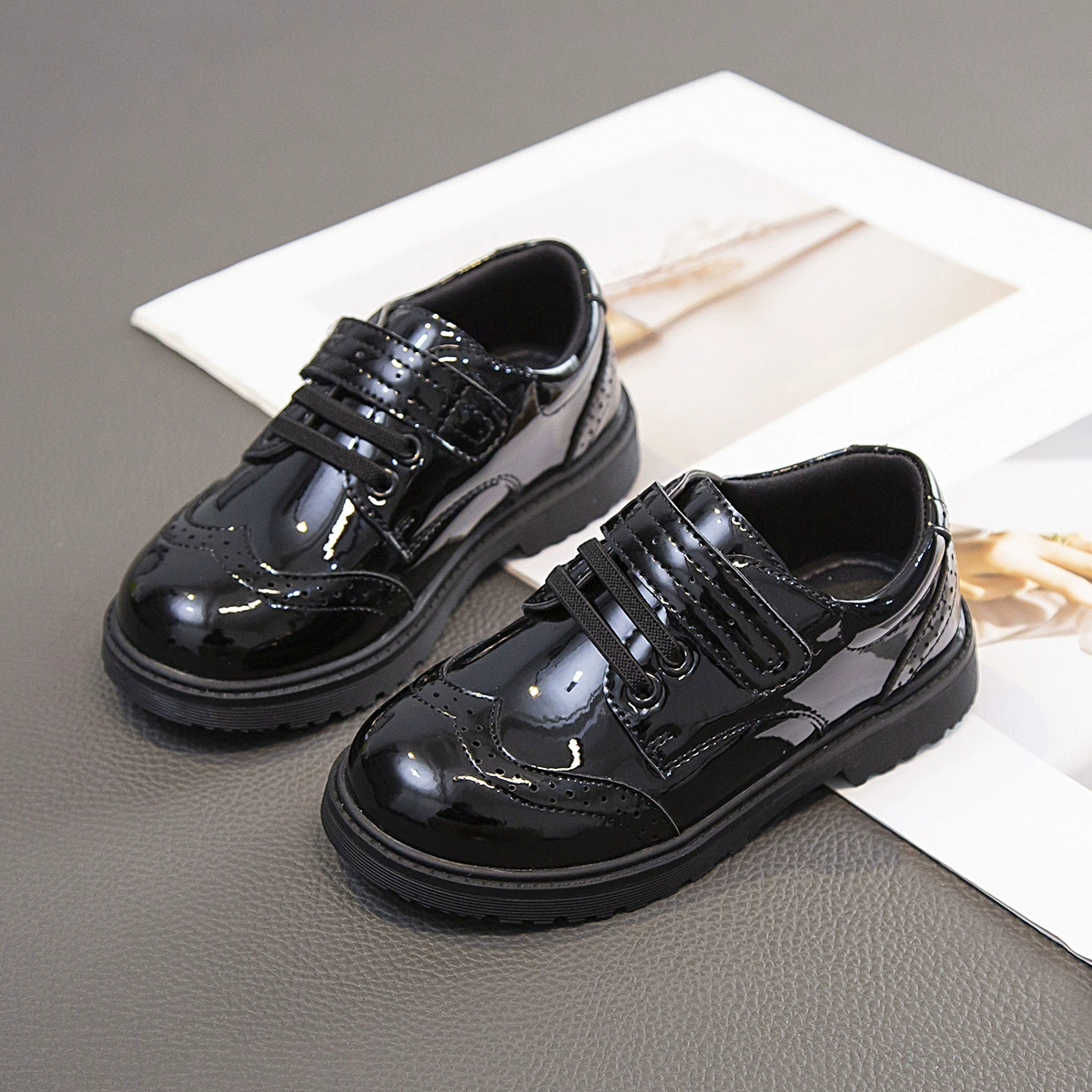 Пара британских детских студенческих городков Оксфорд кожаные туфли матовые и лакированные материалы Кампус Событие Покупка Производитель D