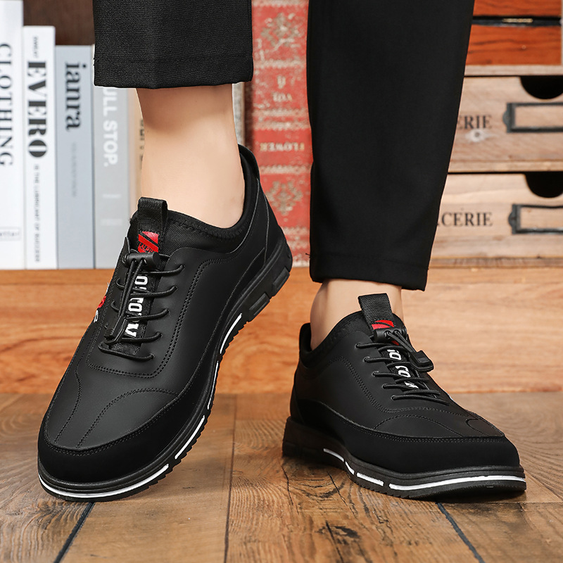 Un zapato para hombre otoño 2025 nuevos zapatos de cuero de moda para hombres zapatos casuales coreanos zapatos de negocios versátiles zapatos deportivos