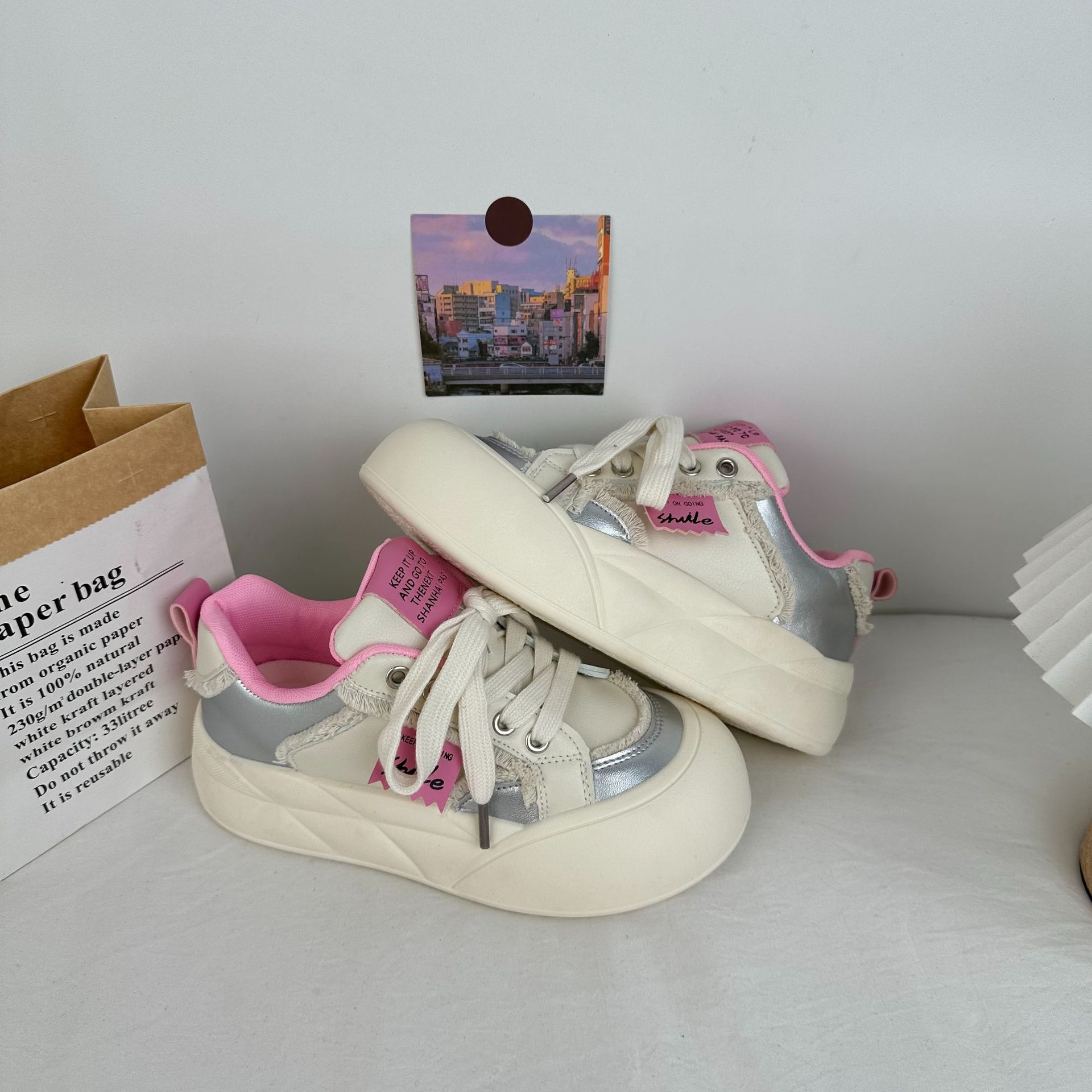 Zapatos de skate de fondo grueso y de altura baja de las niñas de la escuela deportiva universal zapatos de lona casuales 2025 primavera zapatos de mujer coreanos