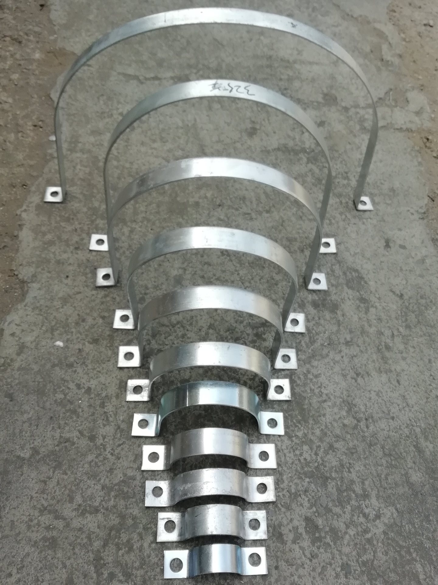 厂家镀锌u型卡.标牌抱箍.风管抱箍.吊卡.墙卡PVC管卡.镀锌骑马卡