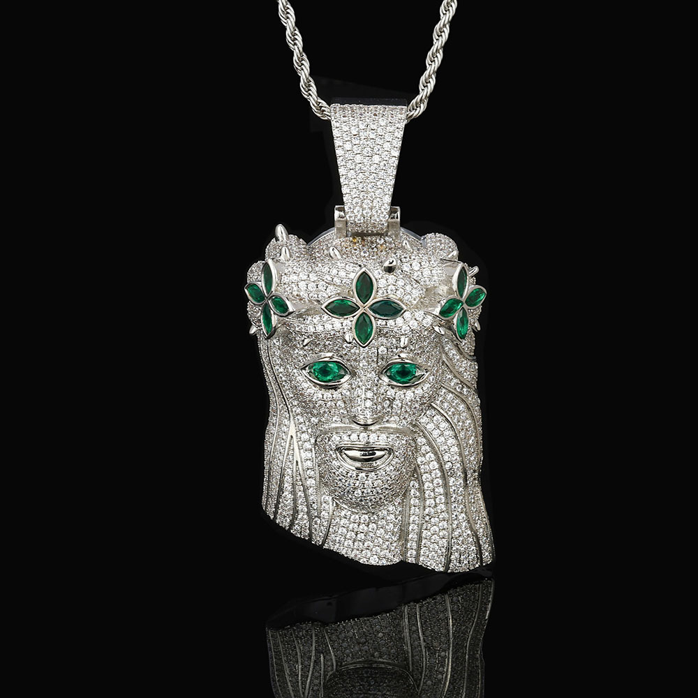 Retro Four-leaf Clover Pendant Necklace With Zirconia For Women_voghion.com