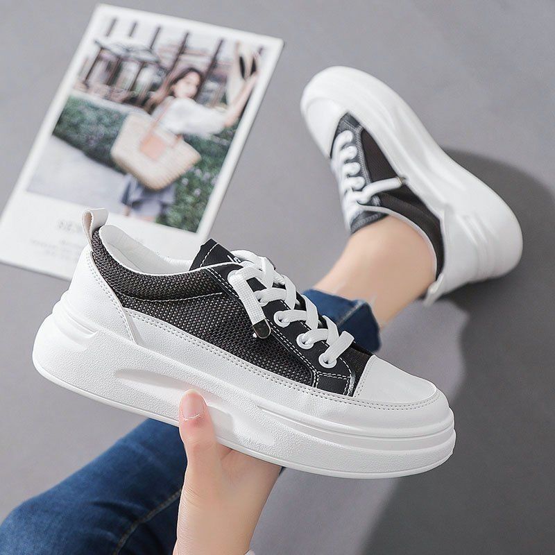Pequeños zapatos blancos para mujeres 2025, nuevos zapatos de skate de primavera, zapatos de suela gruesa, zapatos deportivos casuales de moda