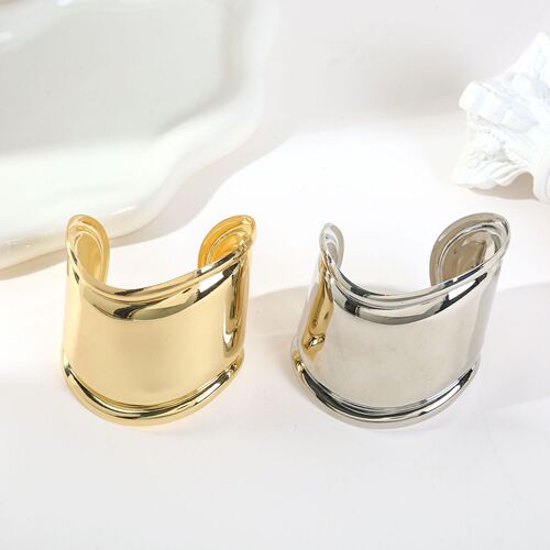 Cross-border European and American personality geometric heterosexual metal corrugated hand ornaments retro irregular exaggerated three-dimensional wide bracelet for women
