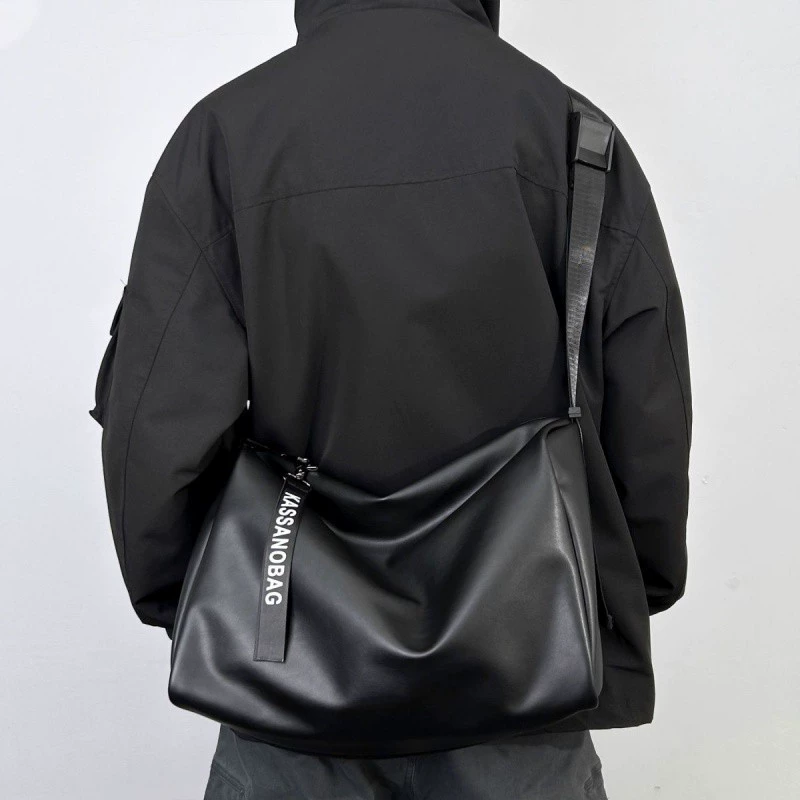 2023 новая сумка большой емкости через плечо текстура фитнес-сумка для мужчин высокого уровня мягкая кожа модная сумка на плечо простой тренд