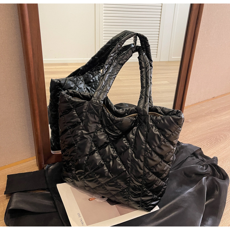 Nuova borsa da donna di grande capacità, alla moda e semplice, monospalla, borsa da ascella, borsa da viaggio versatile a forma di diamante, borsa tote a mano_voghion.com