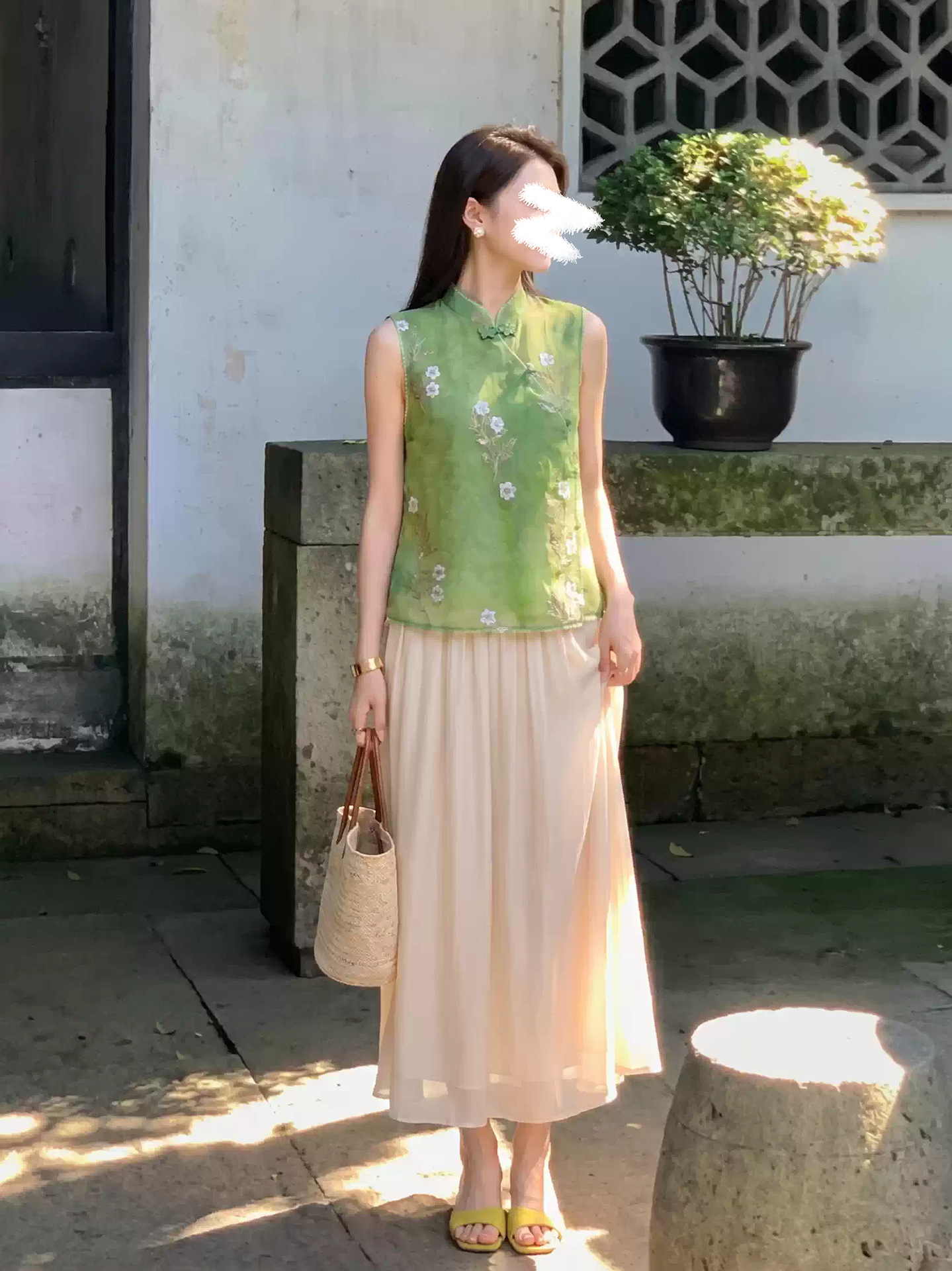 Áo gile không tay cổ đứng xẻ tà thêu hoa phong cách Tân Trung Hoa — xanh lá cây chi tiết 4