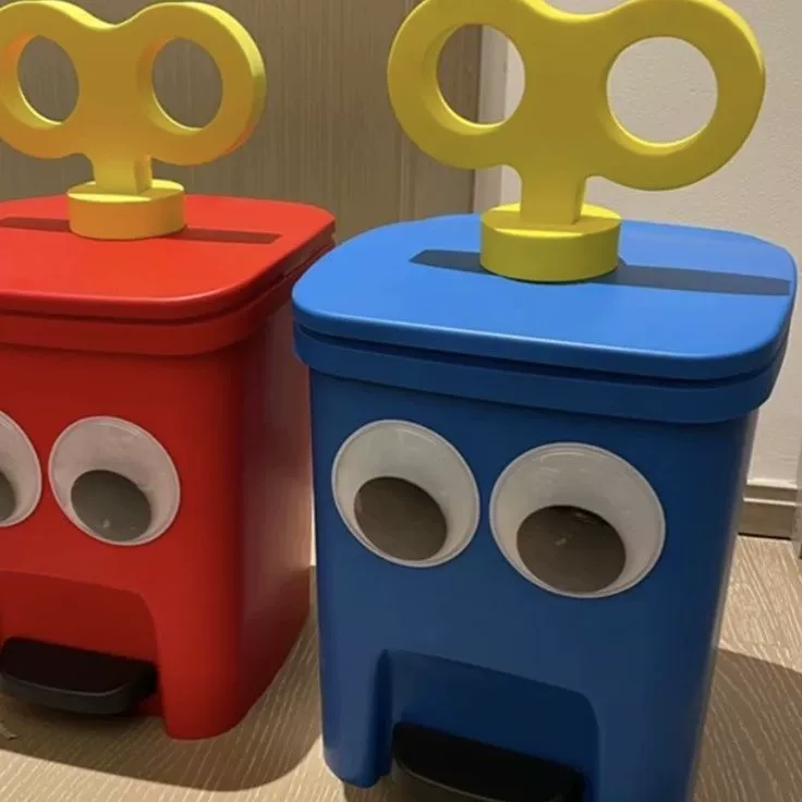 То же стиль Little Red Book милой большой глаз Mario мусорное ведро для гостиной, кухни, ванной, комнатные украшения