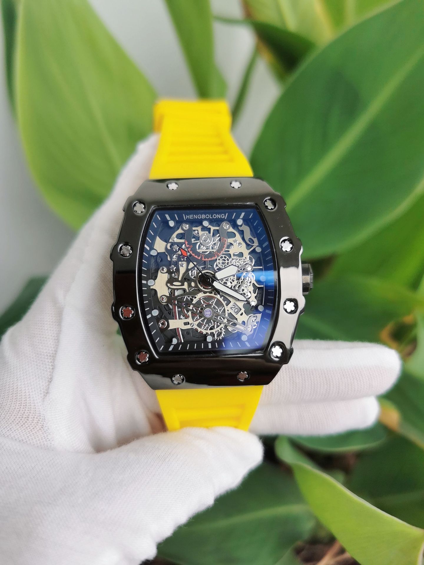 Popular Wine Barrel Shaped Fashionable Mechanical Layered Photosensitive Surface Bright Shell Men's Watch Watch_voghion.com
