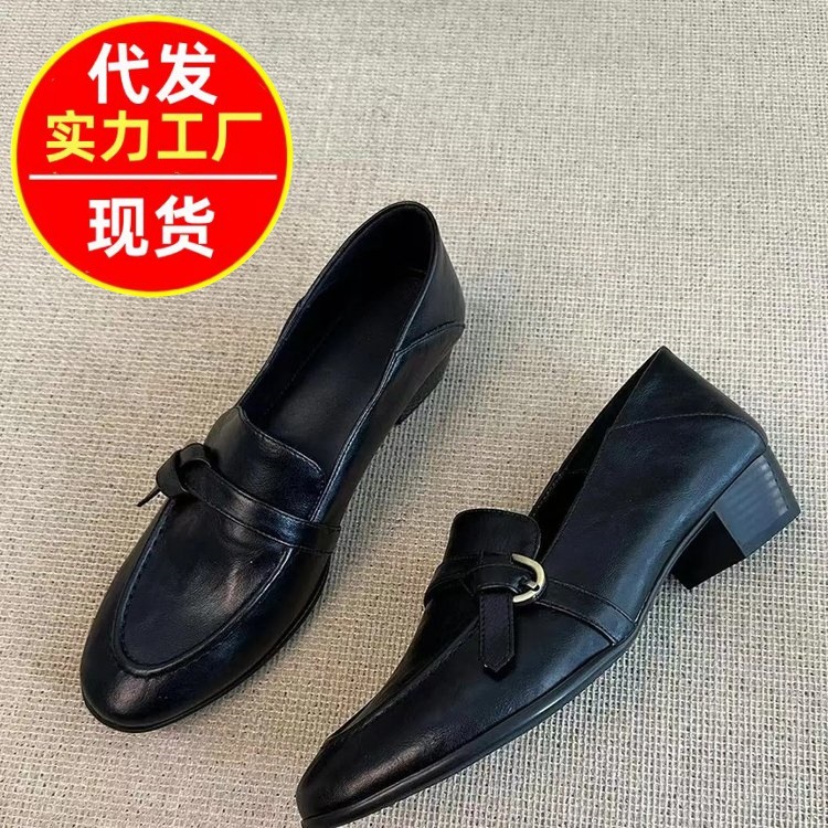 Thick-Heeled Retro-Style Loafers for Women 2025 Winter New Style Elegant Work Clothing Versatile Flats One-Leg Small Leather Shoes