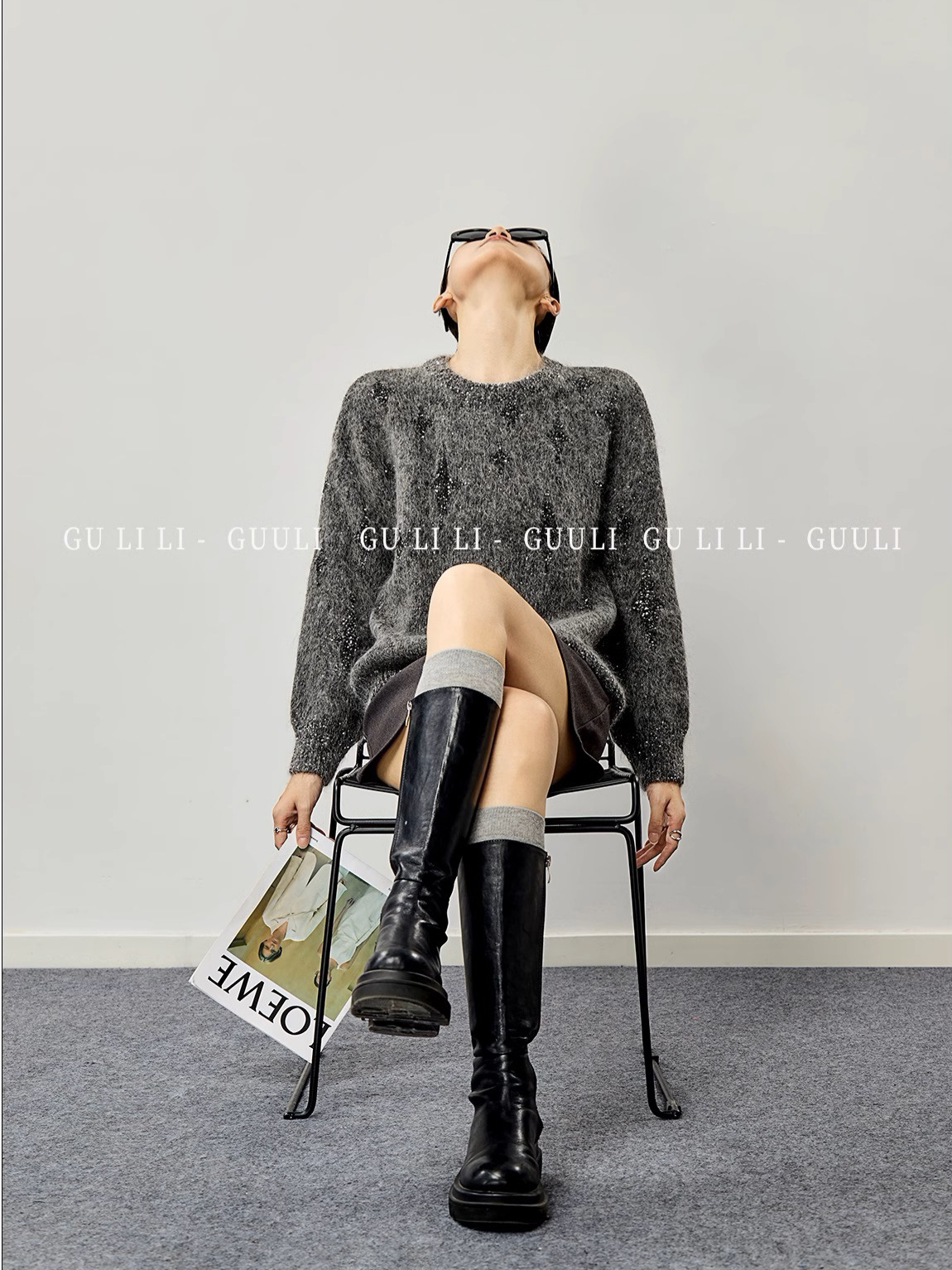 区里Guuli/灰色の丸首のプルオーバー