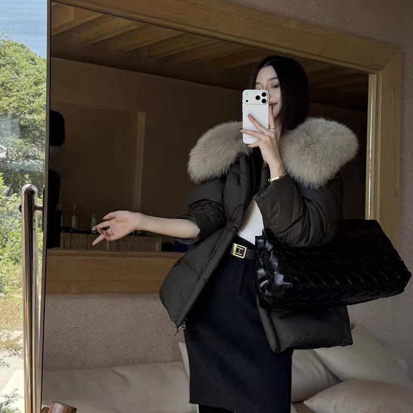 Women's down Jacket with Large Fur Collar and Waist-Cinching Design, Winter 2025 New Korean Style Warm Coat, Popular 90% Duck down