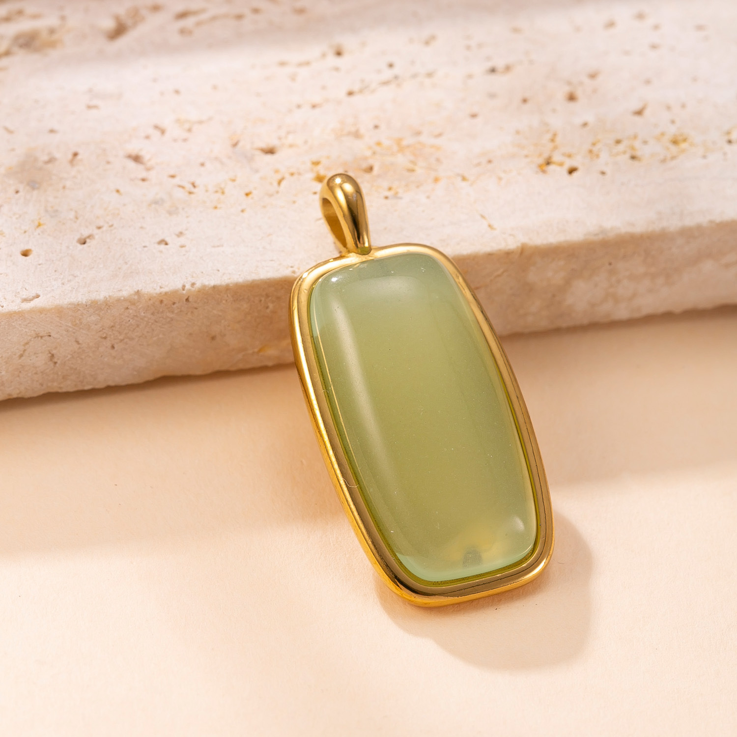 Colgante único, joyería de acero inoxidable transfronterizo, fundición, accesorios de collar de piedra natural geométrica, fábrica de accesorios de acero de titanio simples y versátiles