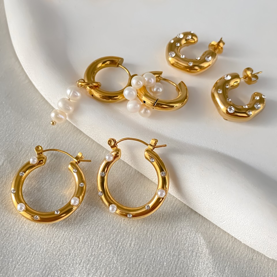 Luxuriöse Perlen-Creolen Minimalistische 18K Vergoldete Perlen-Ohrringe für Mädchen Trendiger Schmuck als Geschenk zum Jahrestag oder Geburtstag – Detail 7