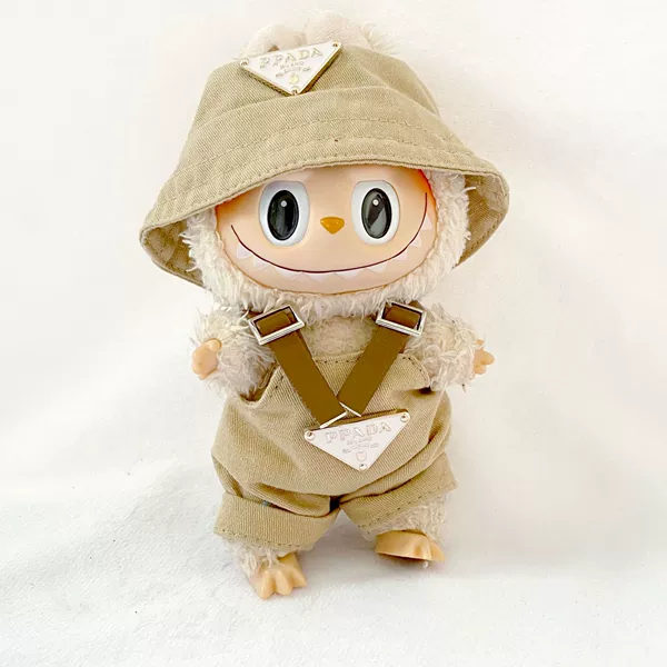 Khaki triangle, overall, hat