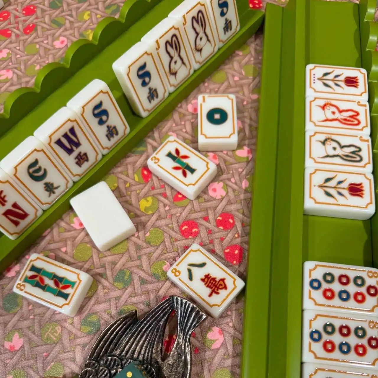 White Rabbit Ivory White American Style Acrylic Mahjong Tiles with English Numerals, Creative Single-Layer Mahjong for Hand Play
