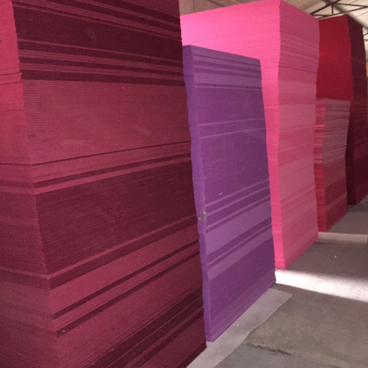 超实用学校幼儿园办公室KTV家用毛毡隔音板彩色消音毛毡装饰板