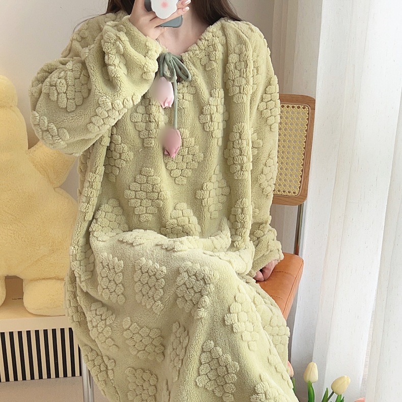 Flower autumn and winter pajamas girl sweet flannel nightdress cute warm coral fleece plus size long homewear