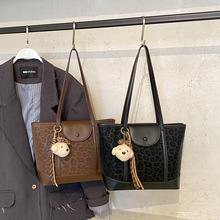 ����������Ů�r�аٴ�μ�����e���s�͹����ذ����yͨ��ˮͰ��