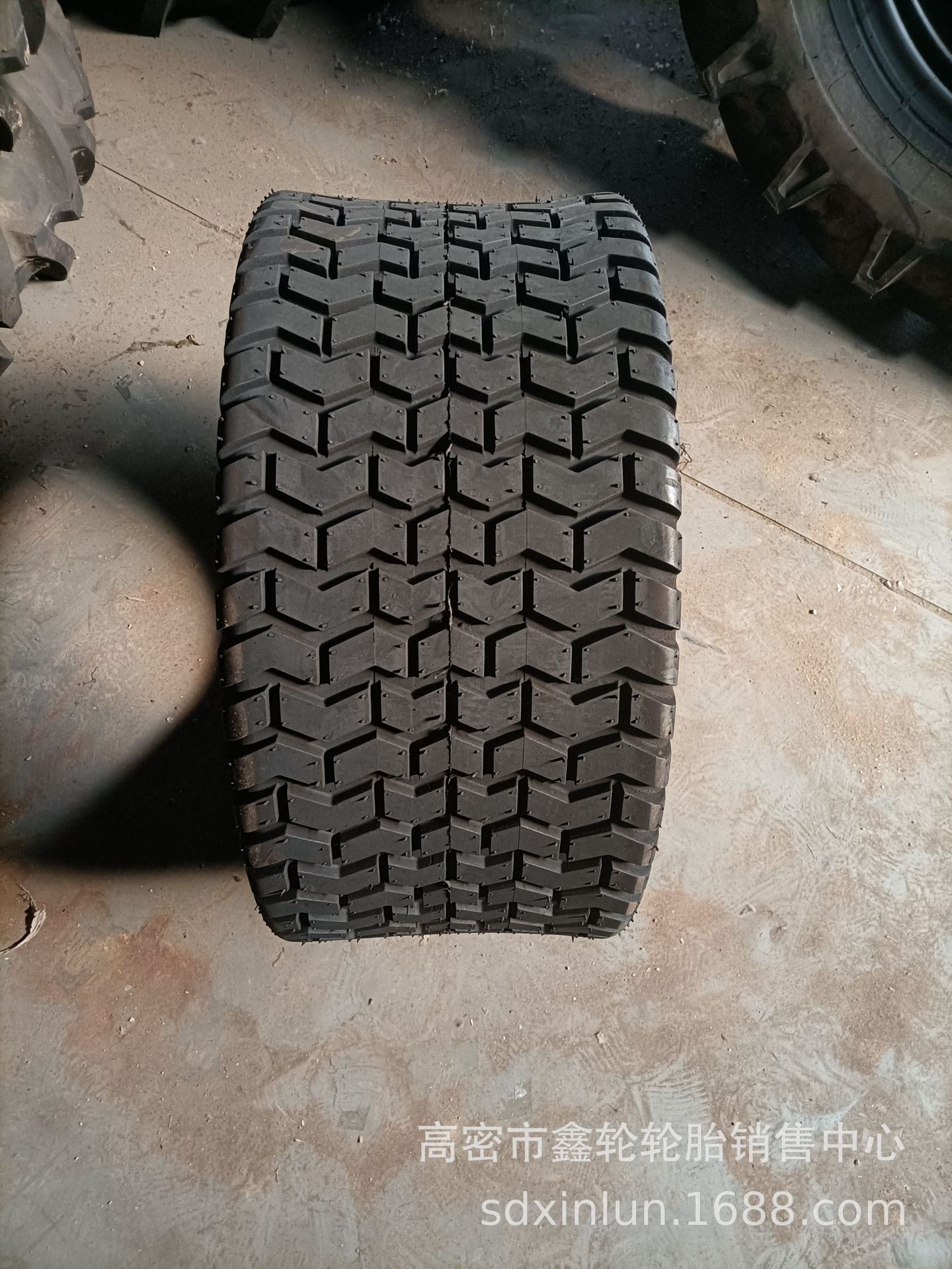 供应29x12.5-15 31x15.5-15 27x10.5-15草地草坪车轮胎