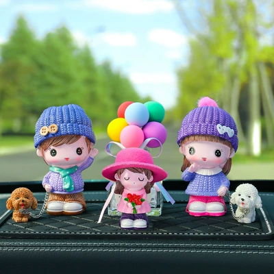 Car ornaments Walking Dolls, Family Portraits - scarf-couple-flower-flower-color-balloon-big-diamond-pad