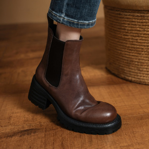 马皮2024年秋冬季厚底复古风英伦切尔西靴女粗跟圆头高跟短靴棕色